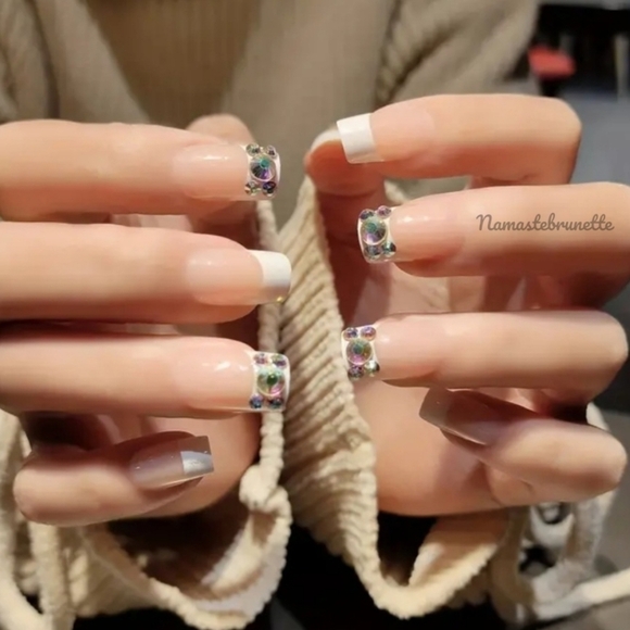 Rhinestone French Manicure Press On Nails - Picture 3 of 10